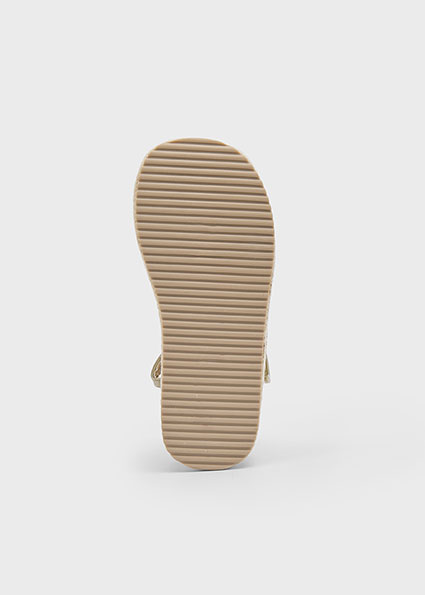 Mayoral μπεζ χρυσό πέδιλο για κορίτσι Mayoral μπεζ χρυσό πέδιλο για κορίτσι